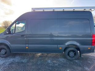Mercedes-Benz Sprinter V6 cargo van