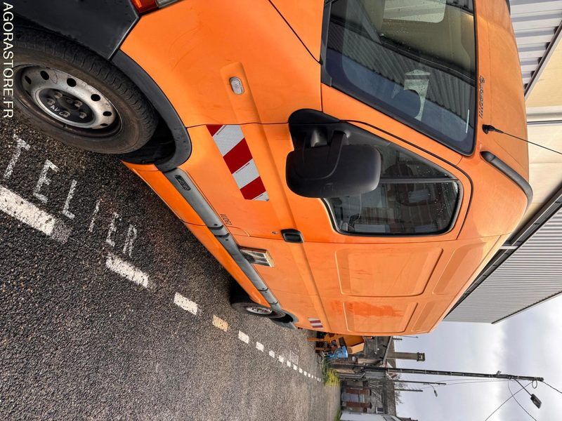 2009 رينو Master-44835326