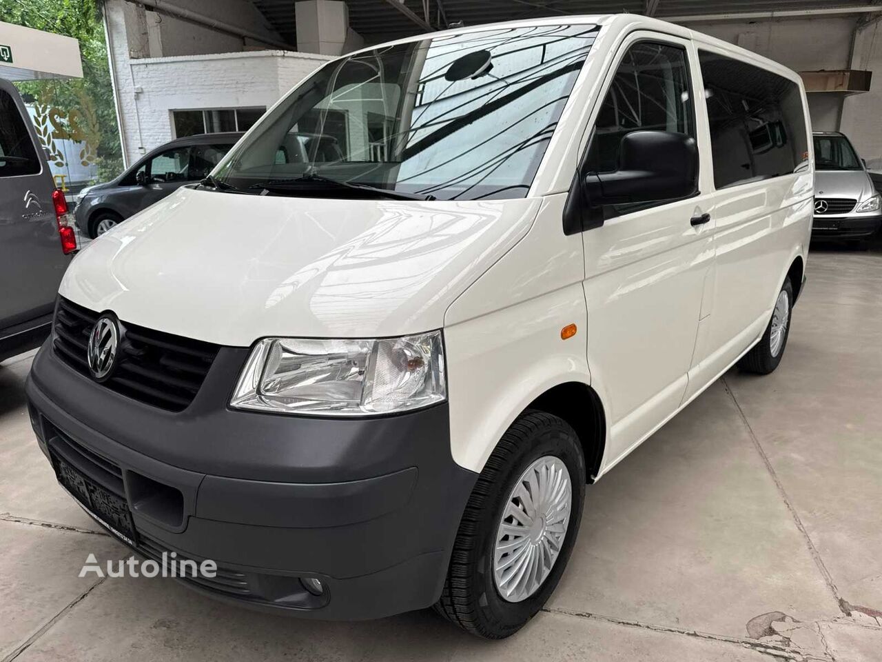 Volkswagen Transporter cargo van - Autoline