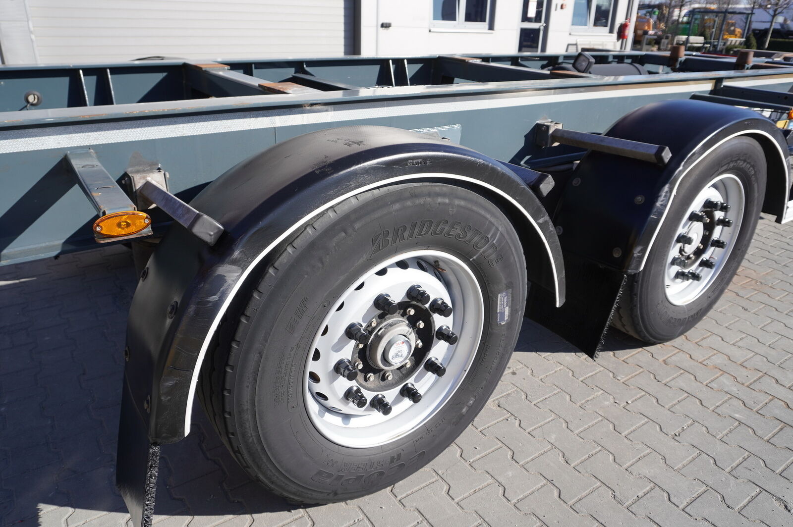 Remorque châssis Fruehauf BDF trailer / 2021 / SAF axles - Autoline