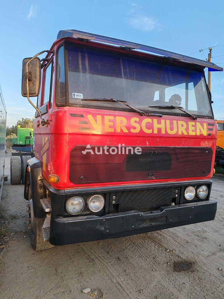 camion châssis DAF 2100