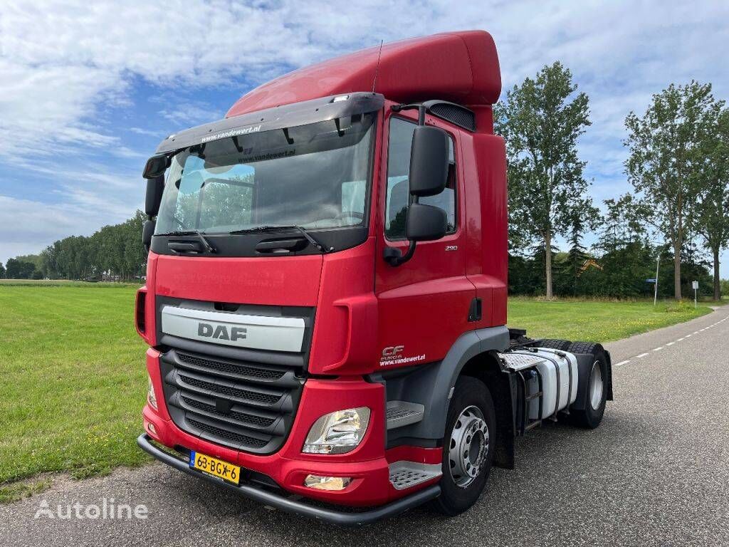 truk sasis DAF CF290