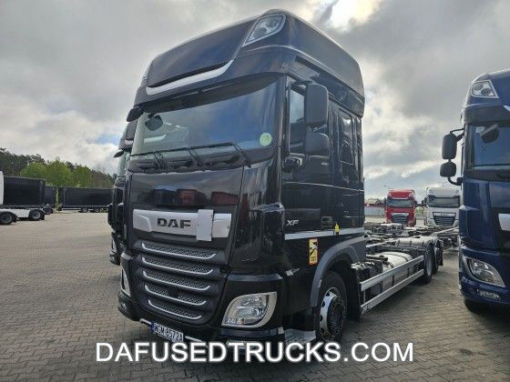 DAF FAR XF480 LOWDECK camión chasis