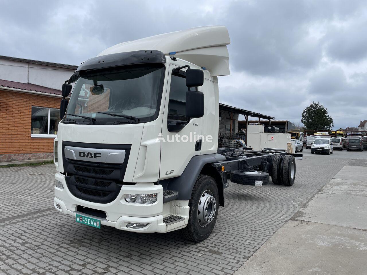 truk sasis DAF LF 290 FA baru