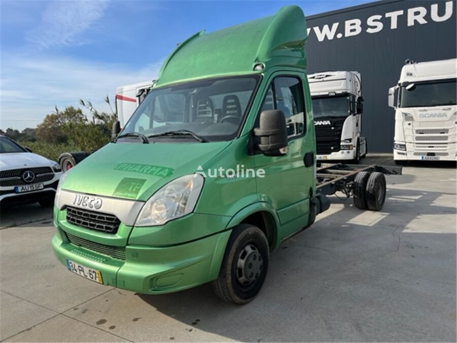 camion châssis IVECO 35C17