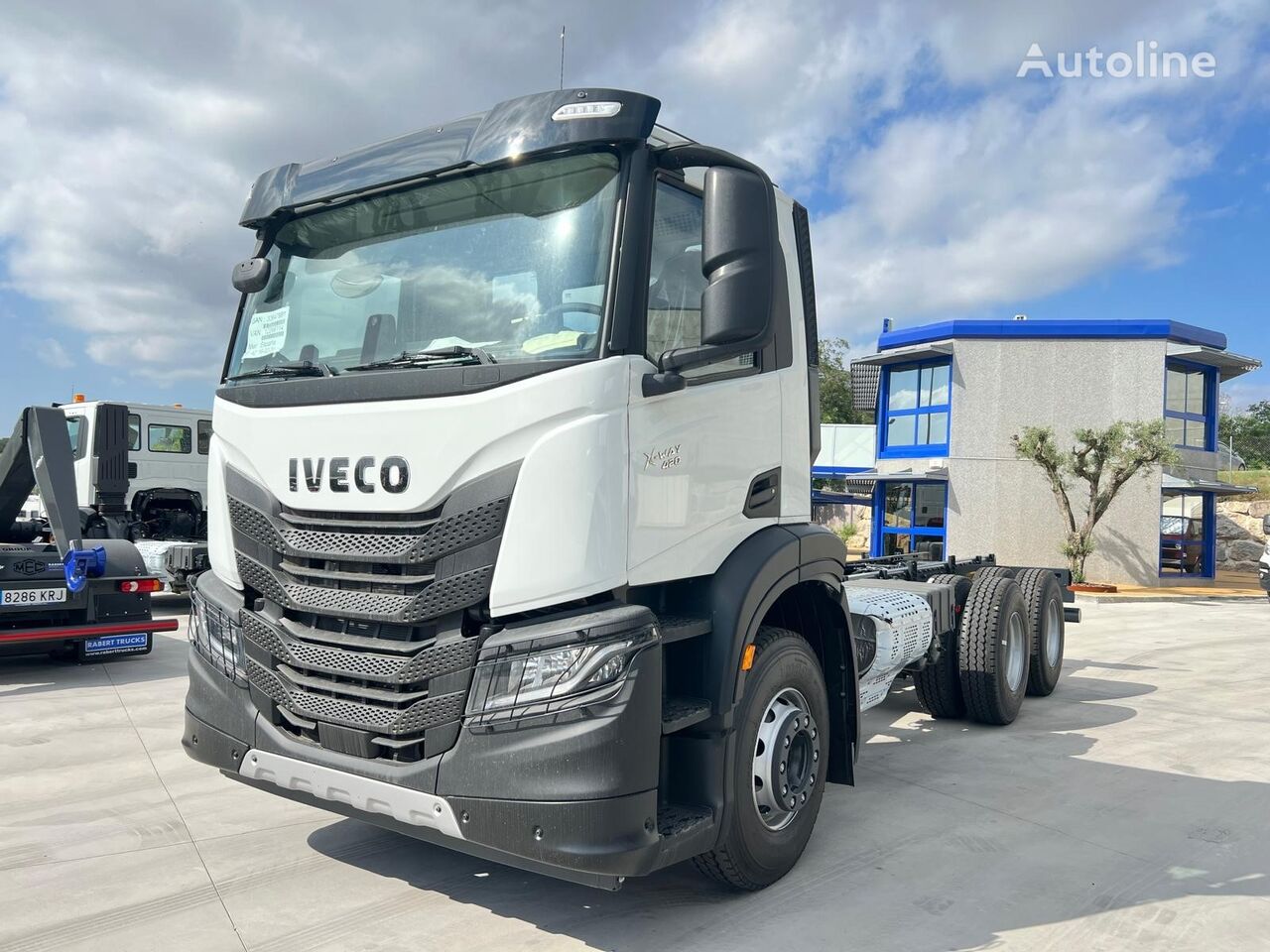 nákladné auto podvozok IVECO AD300X42 Z HR X-WAY