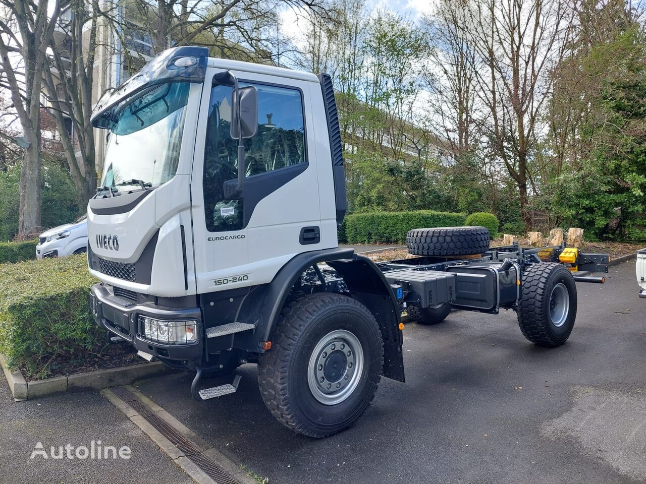 IVECO ML 150E24WS 4x4 camión chasis nuevo