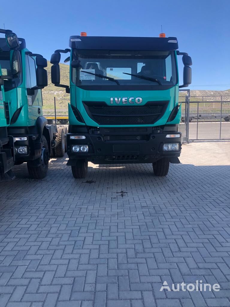 новый грузовик шасси IVECO TRAKKER