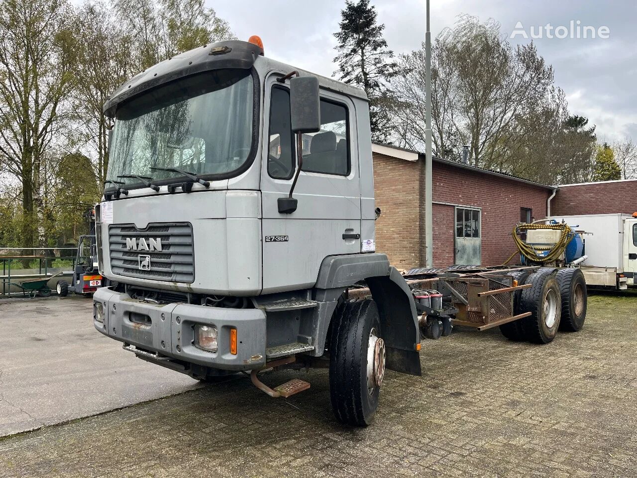 MAN 27-364 - 6x4 chassis truck