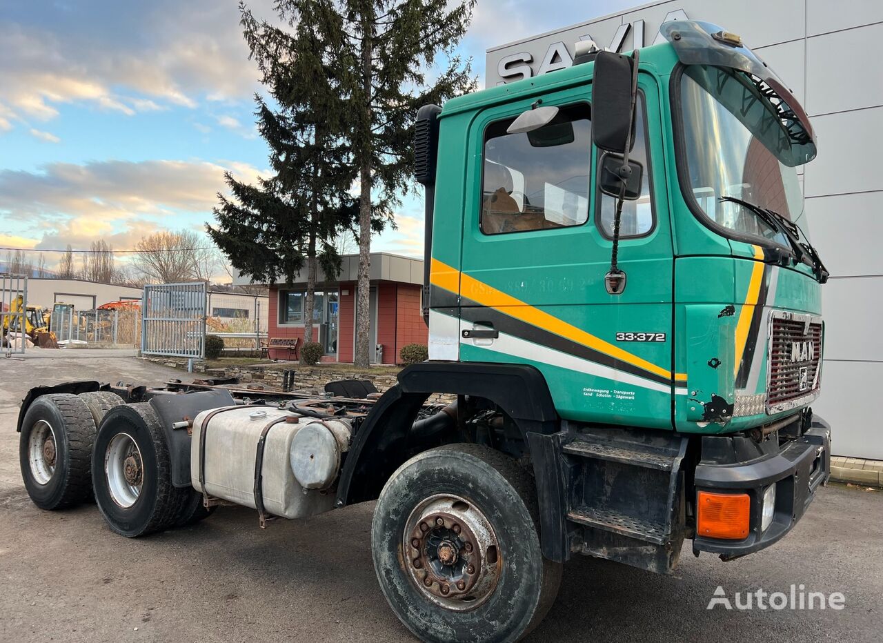 MAN 33.372 chassis truck