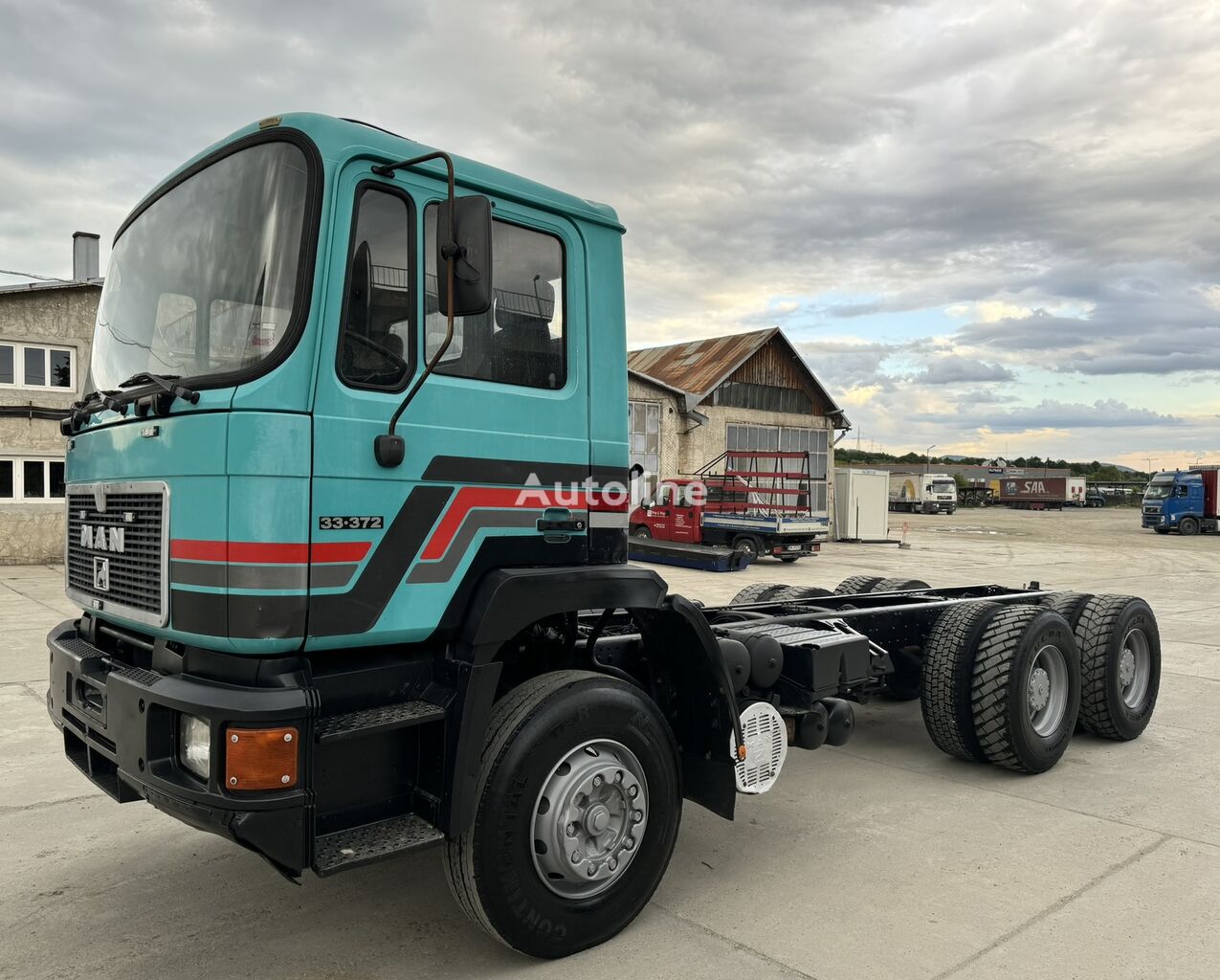 MAN 33.372 chassis truck