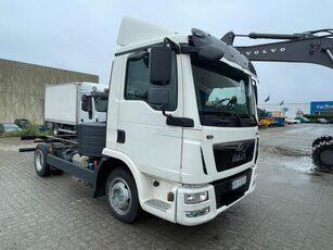 MAN TGL chassis truck