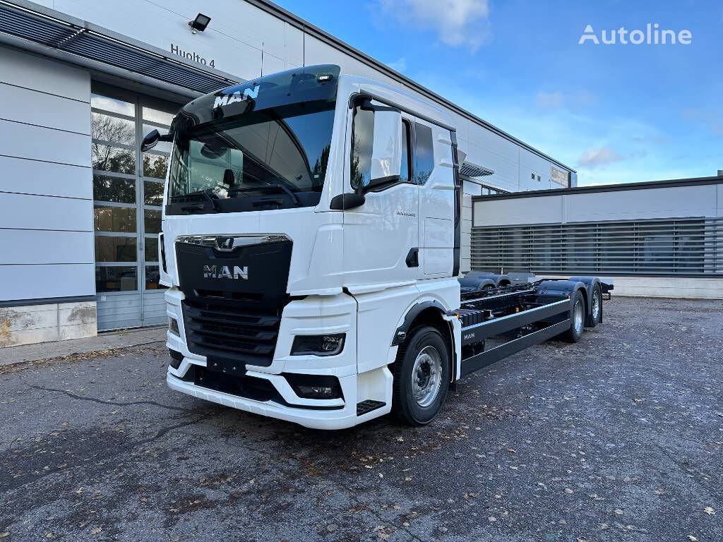 MAN TGX 26.520 6x2-4/5900 chassis truck