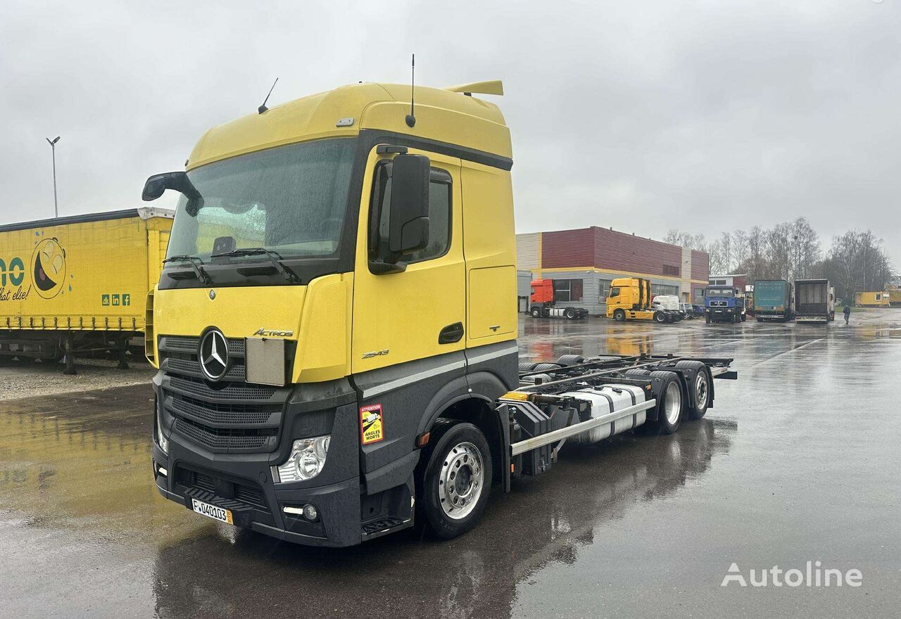 camion châssis Mercedes-Benz 2543