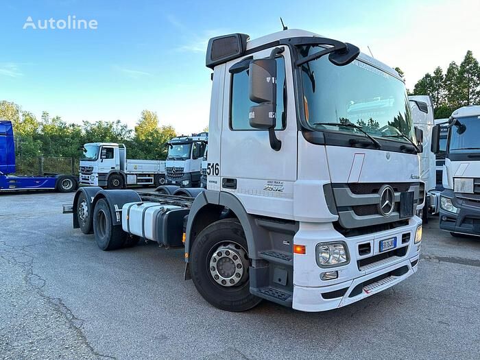 Mercedes-Benz ACTROS 2532 chassis truck