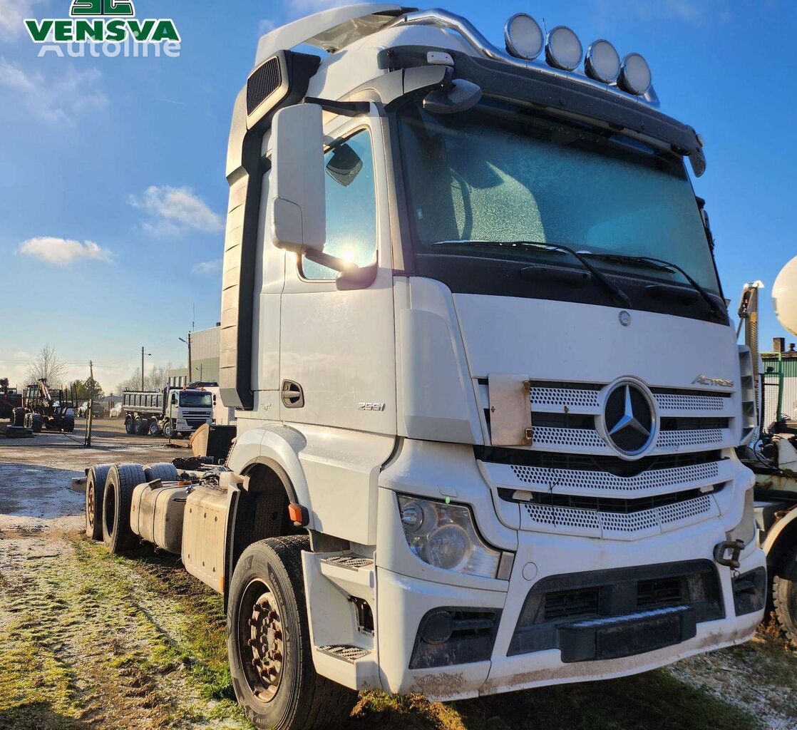 الشاسيه Mercedes-Benz ACTROS 2551 6x2