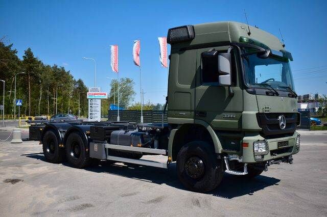 Mercedes-Benz ACTROS 3344 6x6 Chassis Twist Lock BDF LIKE NEW! chassis truck - Autoline