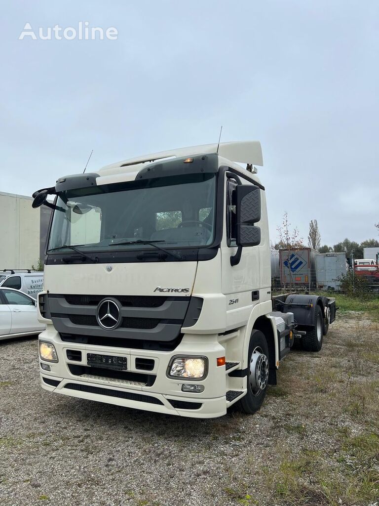 Mercedes-Benz Actros 2541 chassis truck