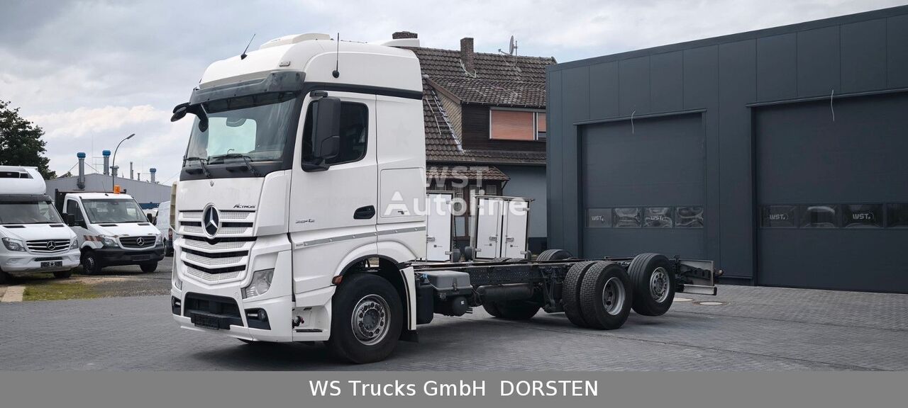 Mercedes-Benz Actros 2542 chassis truck