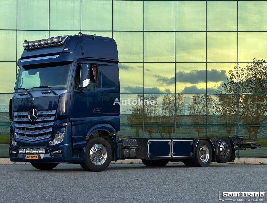 Mercedes-Benz Actros 2548 camión chasis