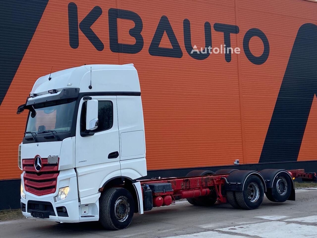 грузовик шасси Mercedes-Benz Actros 2551 6x2*4 CHASSIS L=7600 mm