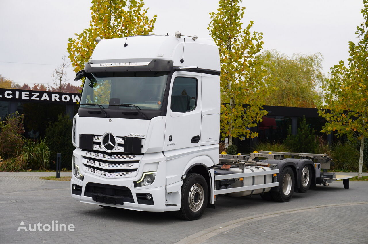 φορτηγό σασί Mercedes-Benz Actros 2753 E6 6x2 / BDF / Retarder / Gigaspace Cab Lounge chair