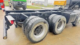 camion şasiu Renault Kerax 460