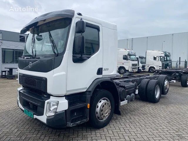 camion châssis Volvo FE 320 6x2 ,chassis cabine , laatste as gestuurd en liftbaar