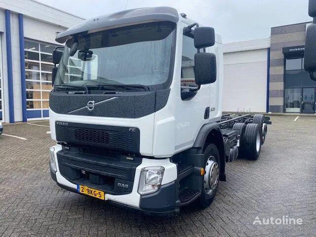 nákladné auto podvozok Volvo FE 320 chassis cabine 6x2 , geschikt voor 6 mtr opbouw, low km