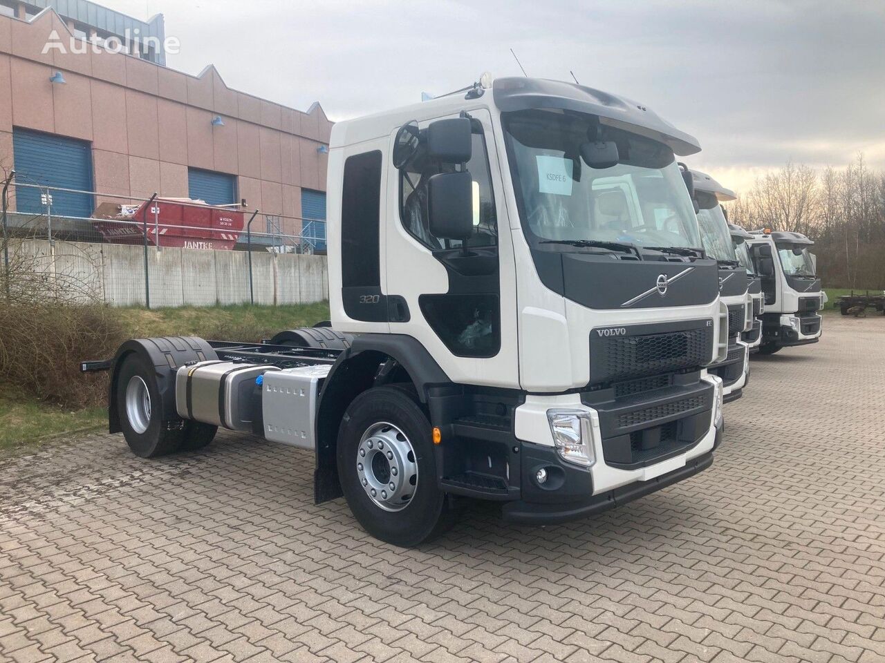 нов камион шаси Volvo FE320