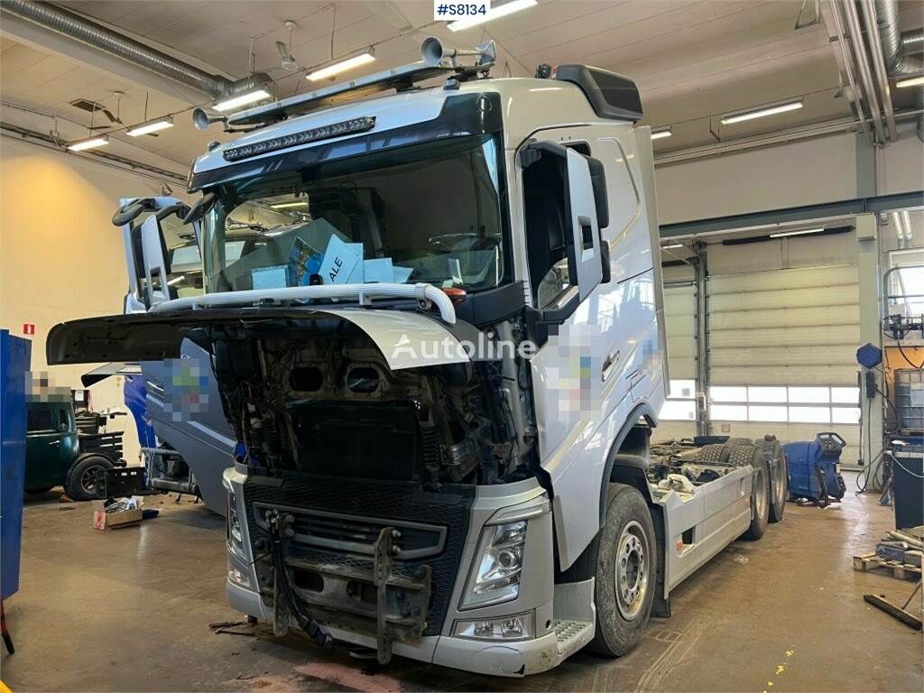 Volvo FH 64R chassis truck