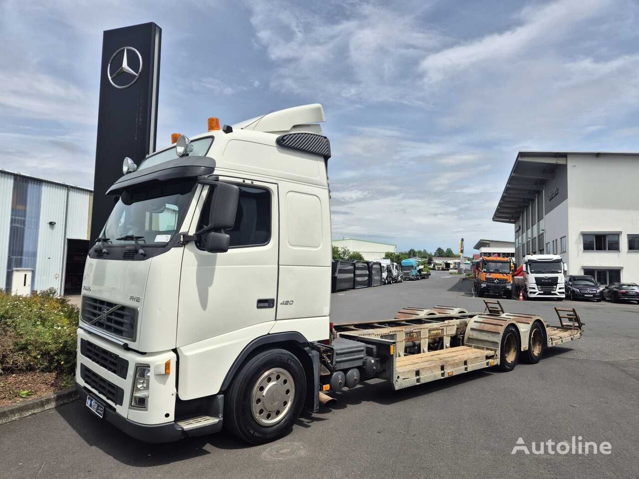 φορτηγό σασί Volvo FH12 420 6x2 Spezial Forst-Maschinen Transporter