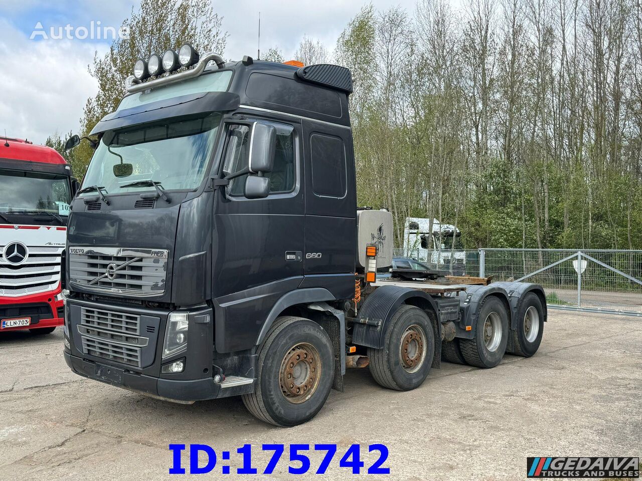 Volvo FH16 660HP 8x4 lastbil chassis