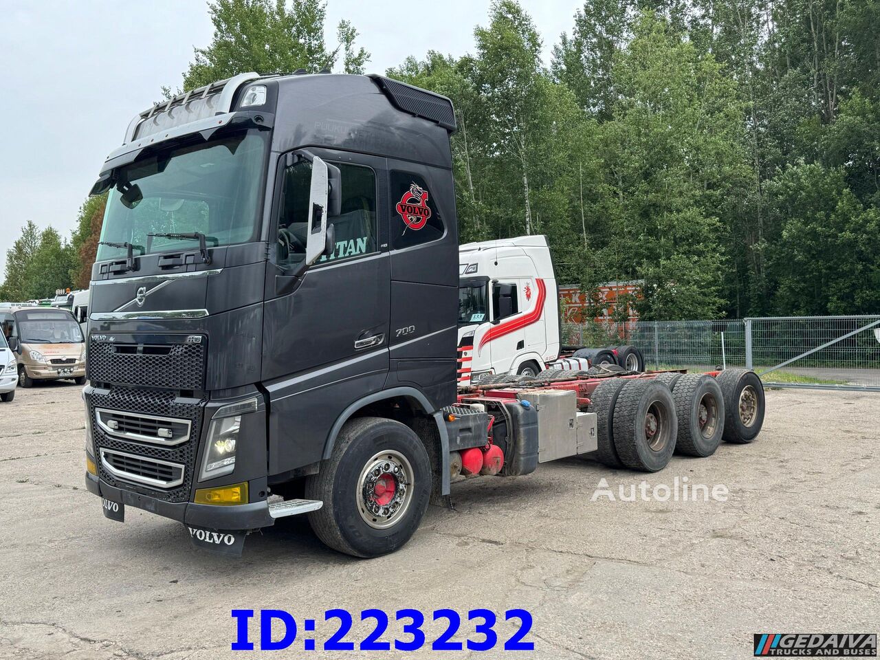 Nákladní vozidlo podvozek Volvo FH16 700HP 8X4 Big Axles - Autoline