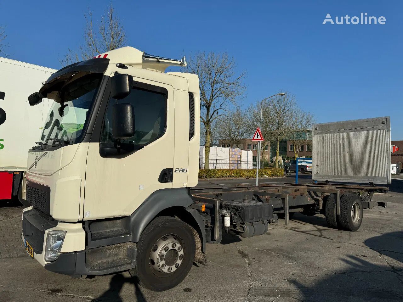 Volvo FL 280 4X2 - EURO 6 + BÄR CARGOLIFT + ONLY 217.661 KM chassis truck