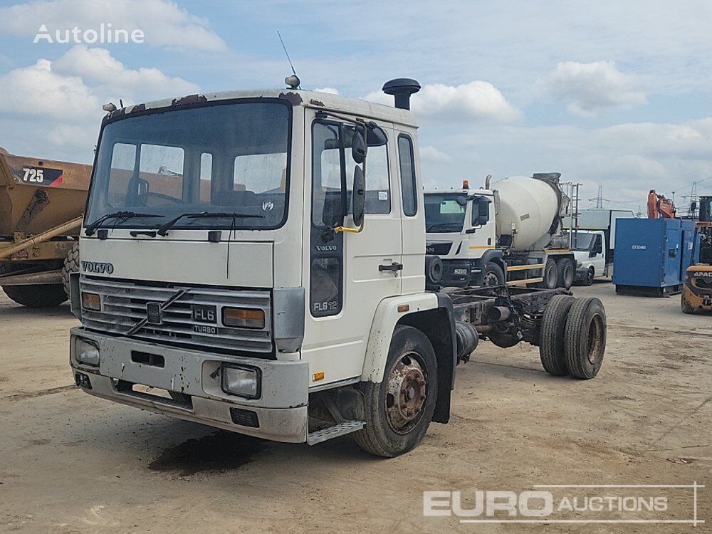 camion châssis Volvo FL6 12