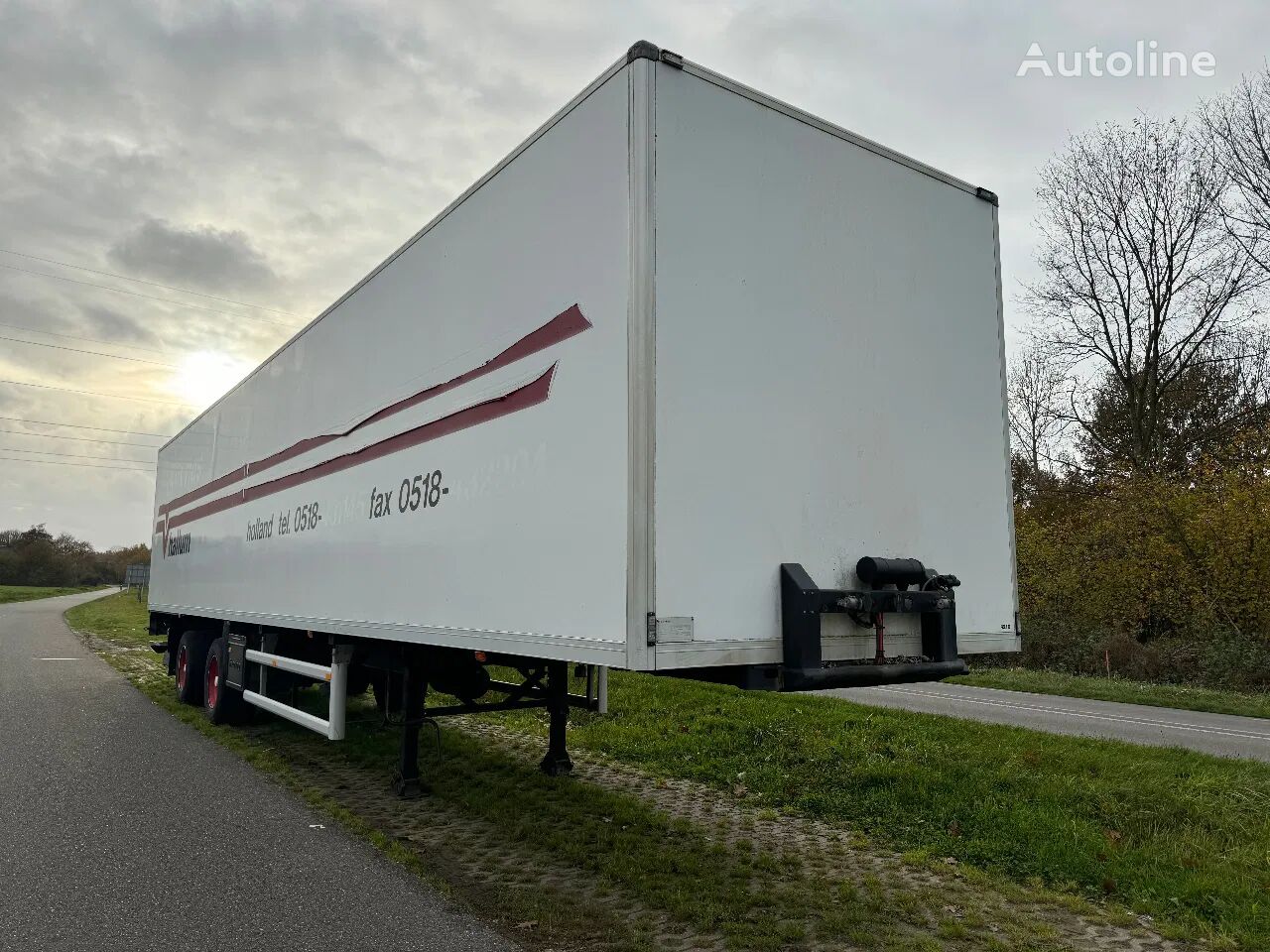 semi-trailer dengan box tertutup Floor 3-ASS GESLOTEN OPLEGGER