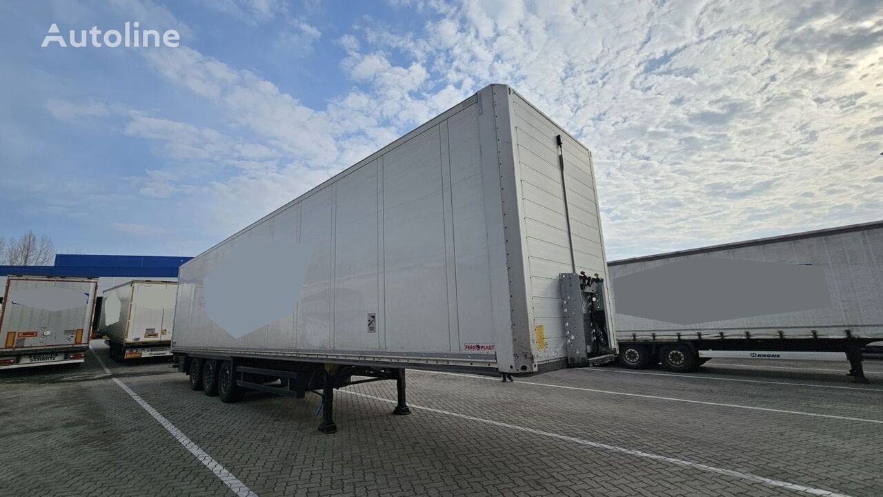 Kögel S24-1  - Lift axle 8 Stück closed box semi-trailer