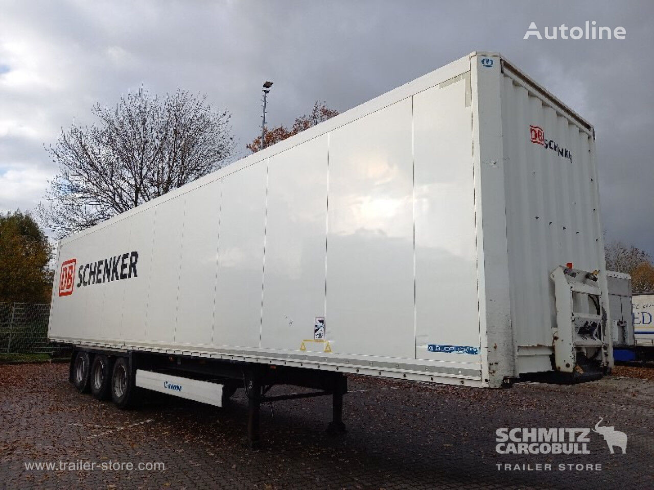 semi-trailer dengan box tertutup Krone