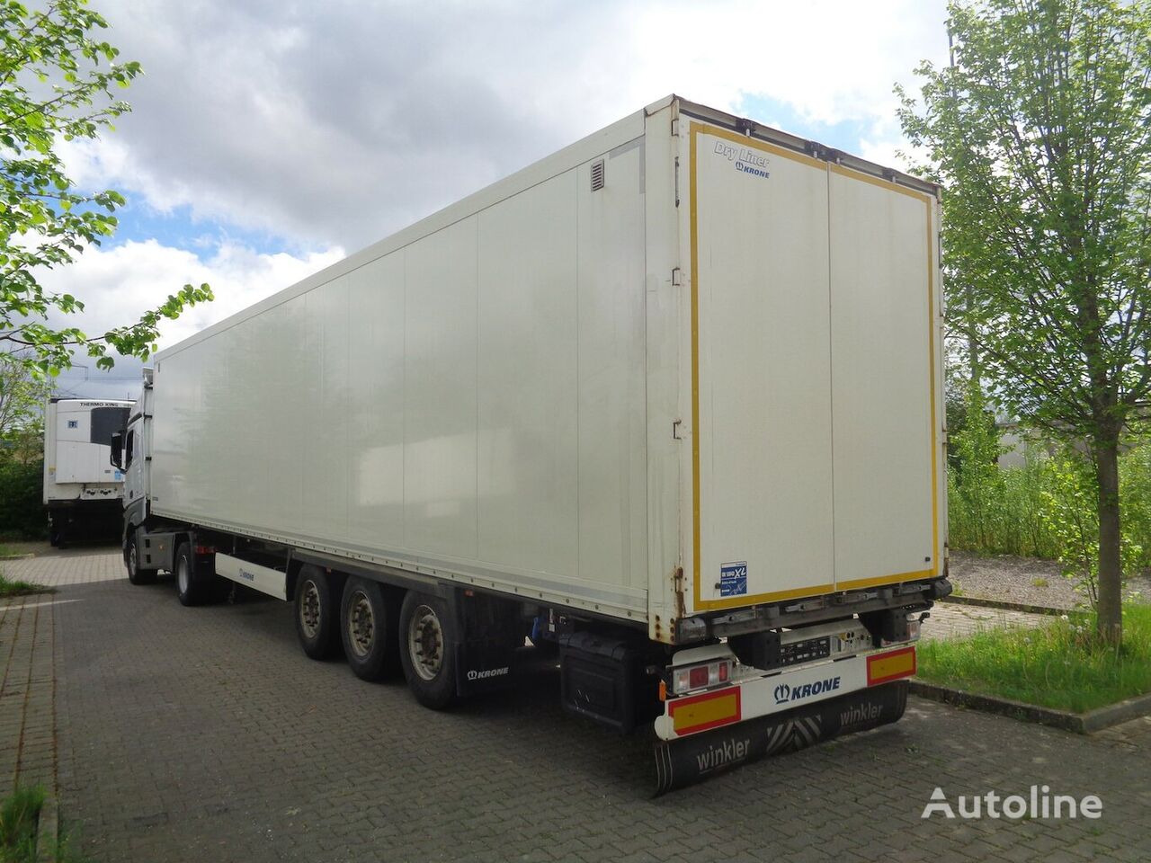 Krone SD Dry Liner 2 x Liftachse Doppelstock slutet semitrailer