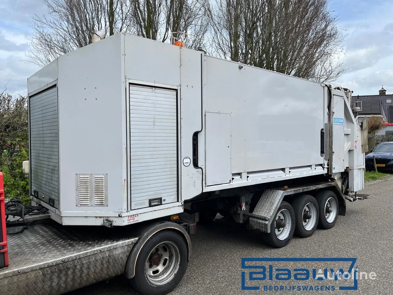 Trias Be oplegger Geesink Vuilnis opbouw closed box semi-trailer