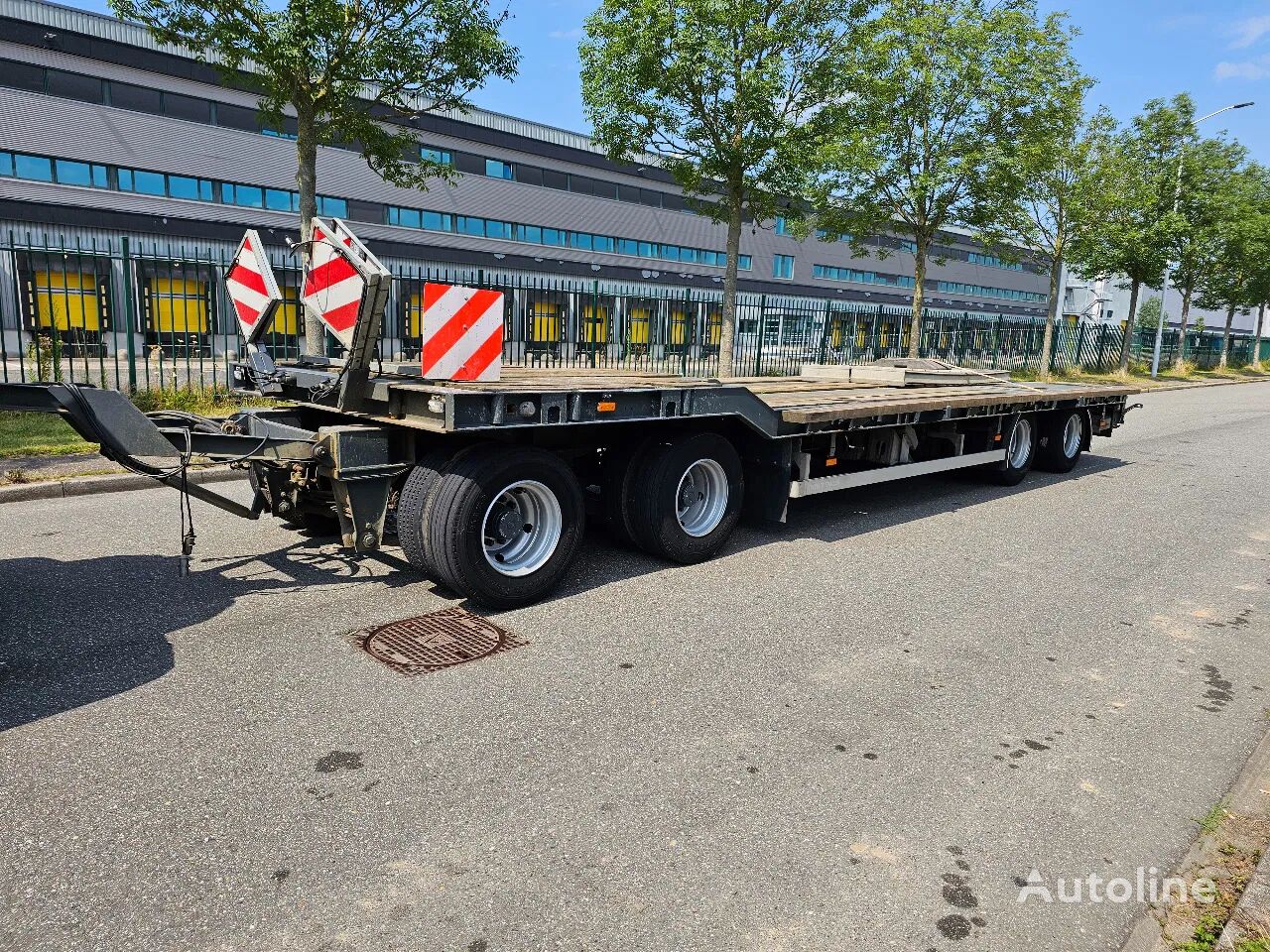 Annaburger LM 40.02 closed box trailer