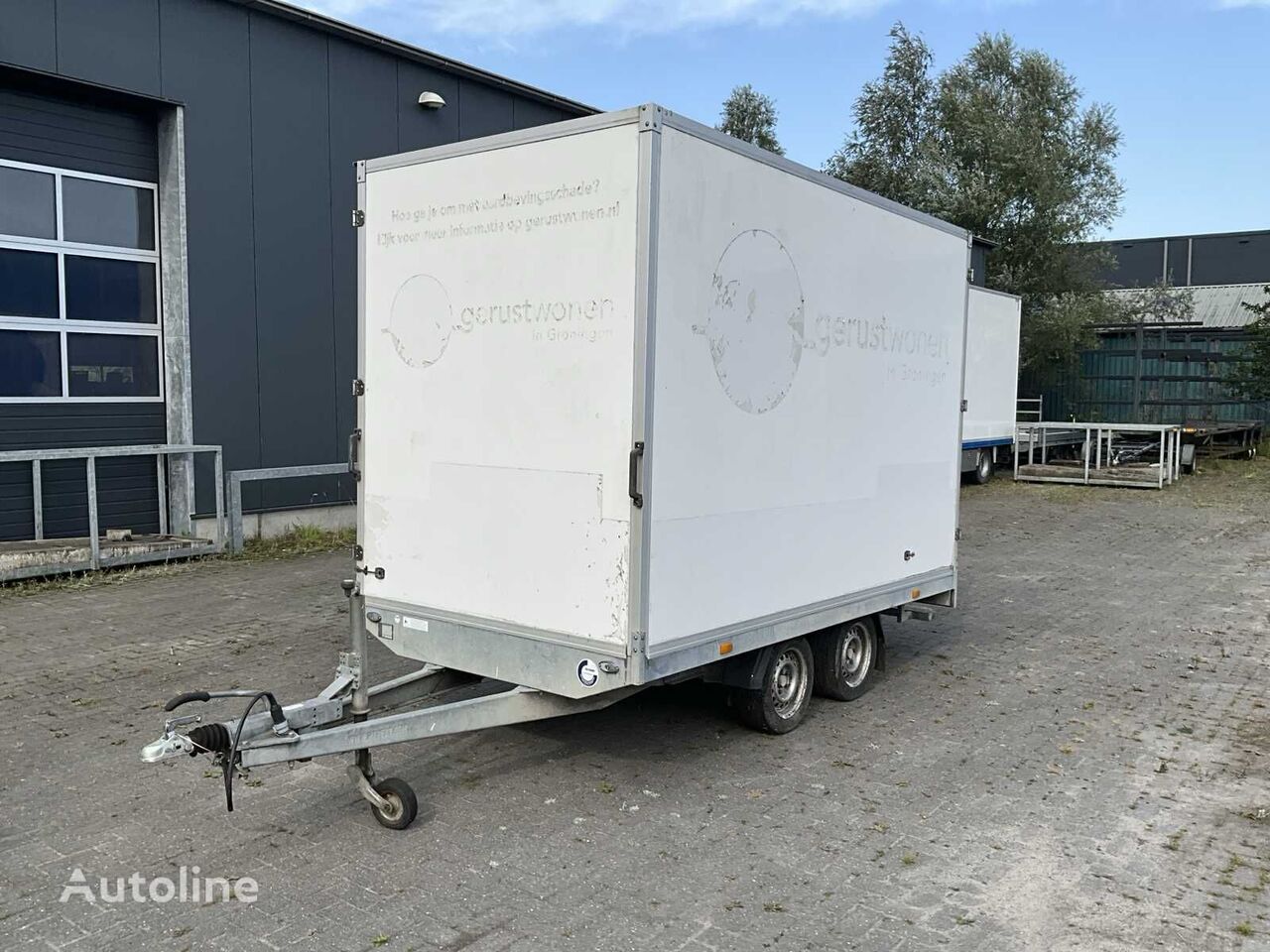 Hapert AL2700 closed box trailer