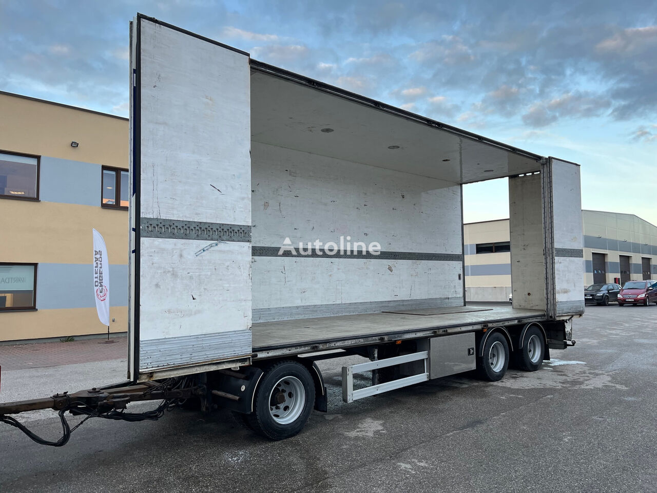 Schmitz Cargobull TRAILER-BYGG KT28 + LIFTING AXLE + SIDE OPENING closed box trailer