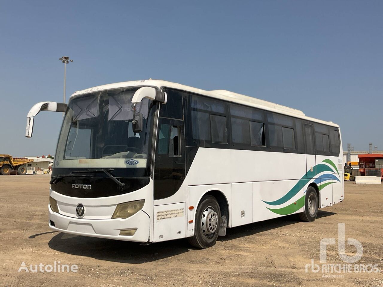 autocar de tourisme Foton AUV BJ6103U7MHB 4x2 58-Seat Transit