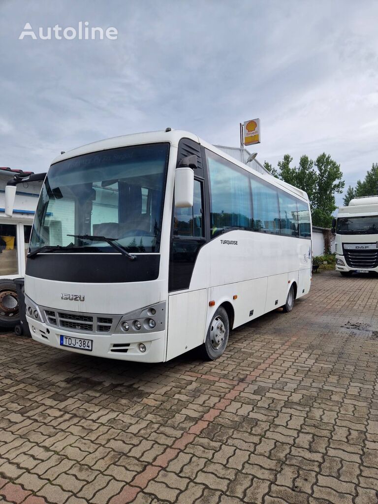 الباص السياحي Isuzu Turquoise