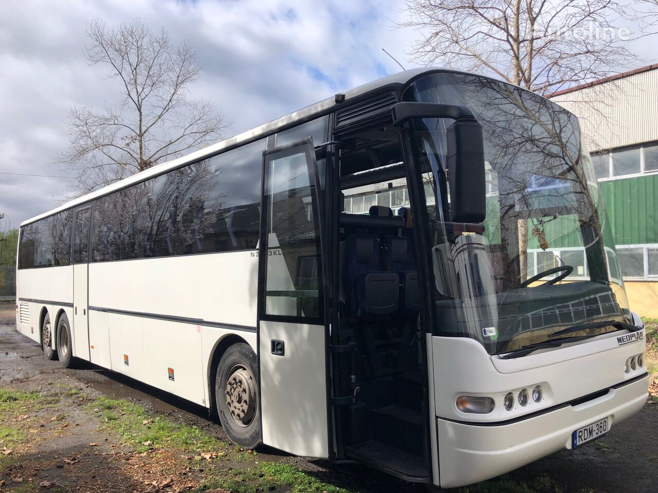 الباص السياحي Neoplan 316/3 KL