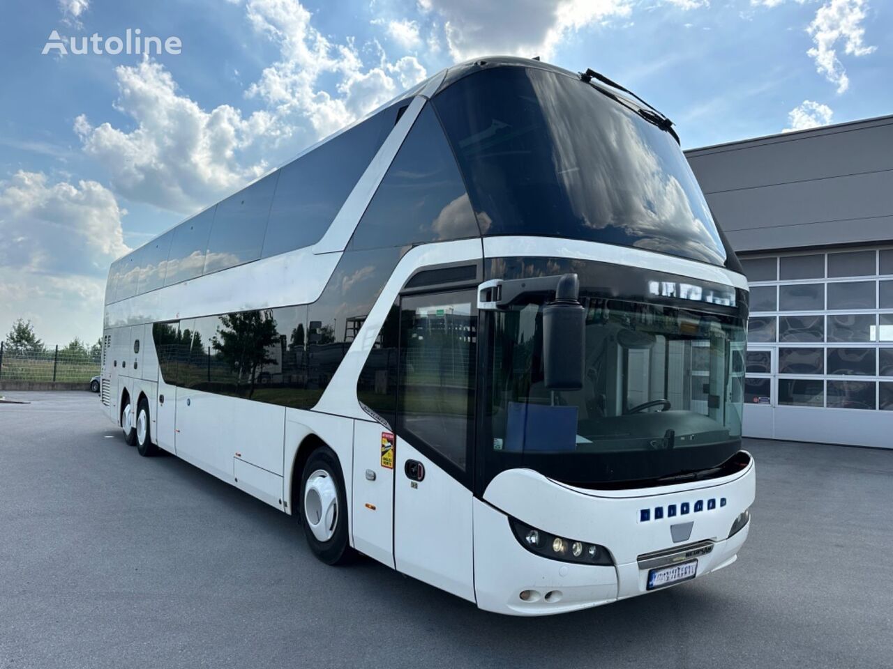 τουριστικό λεωφορείο Neoplan Skyliner L