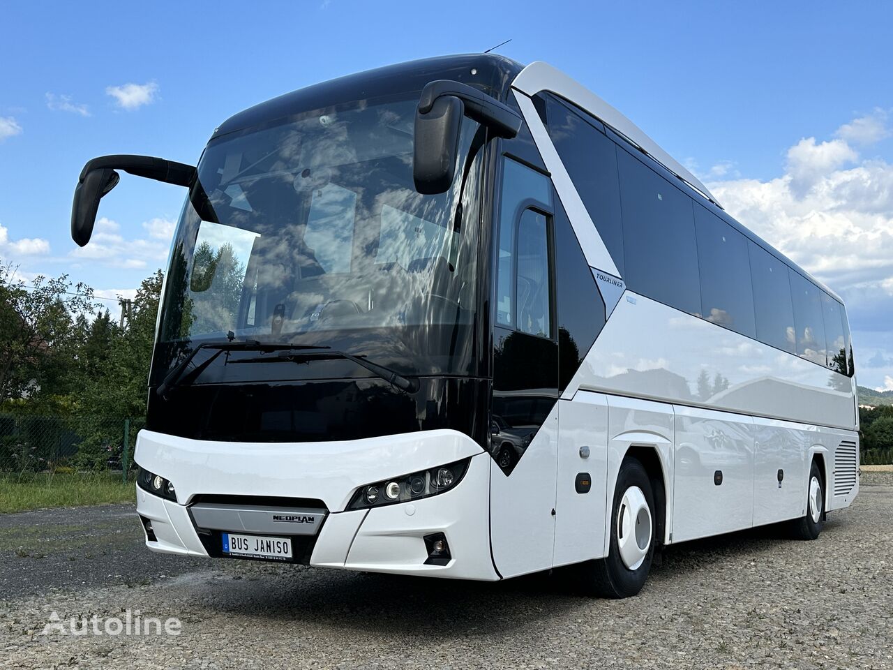 الباص السياحي Neoplan Tourliner