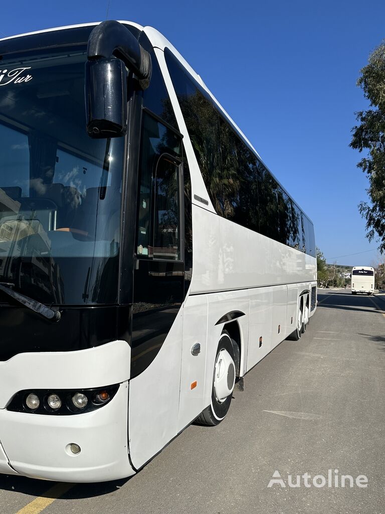 туристичний автобус Neoplan Tourliner